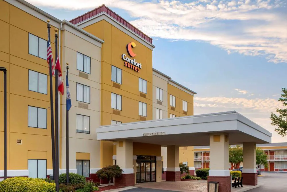 Comfort Suites Fredericksburg North hotel hero