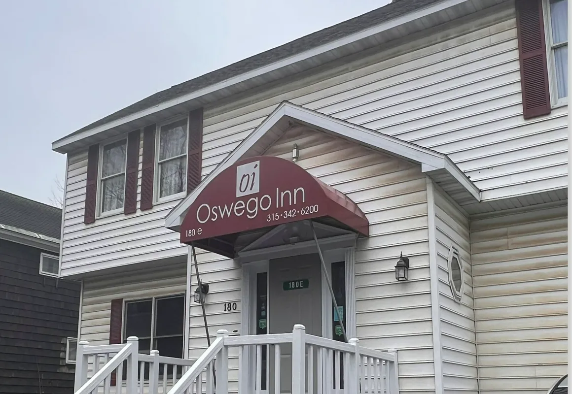 Oswego Inn hotel hero