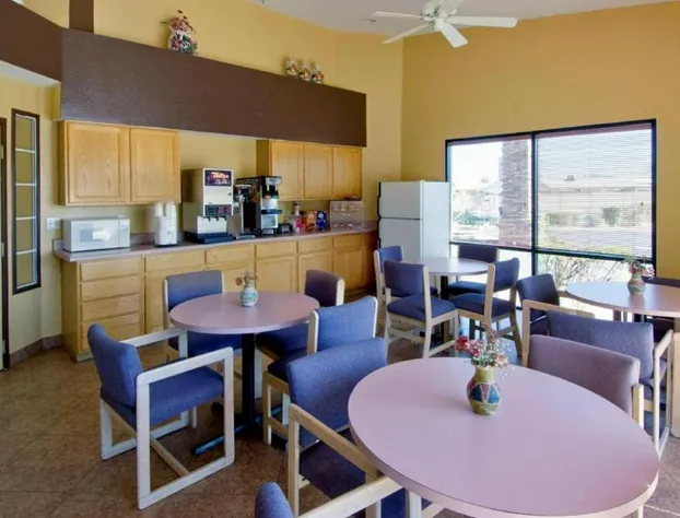 Americas Best Value Inn - Phoenix AZ hotel detail image 4