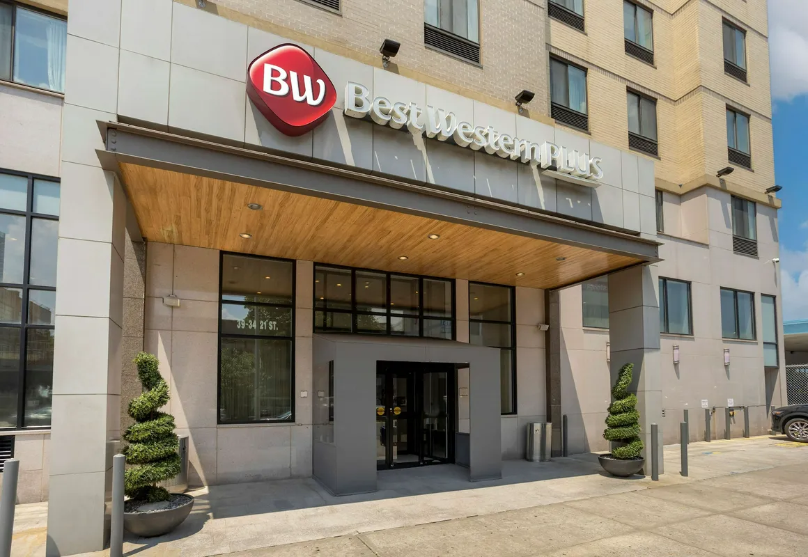 Best Western Plus Plaza Hotel hotel hero