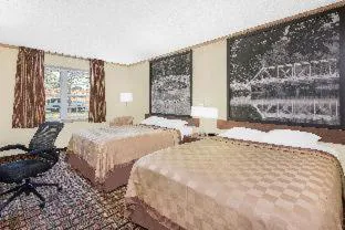 Super 8 Maumee/Toledo, OH hotel detail image 4