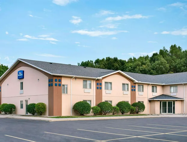 Baymont Inn & Suites by Wyndham Swanton/Toledo Airport hotel detail image 1