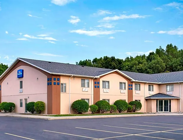 Baymont Inn & Suites by Wyndham Swanton/Toledo Airport hotel detail image 2