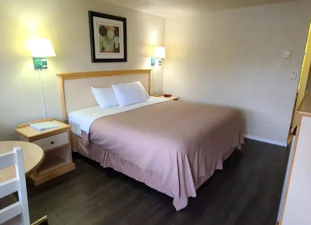 Economy Inn Reedsport hotel detail image 4