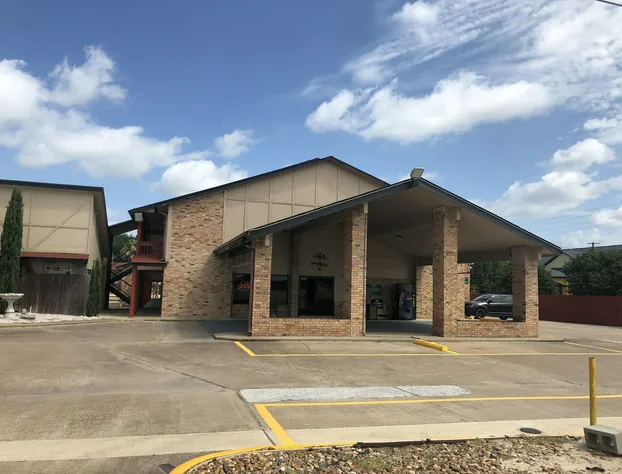 Quality Inn Madisonville hotel detail image 1