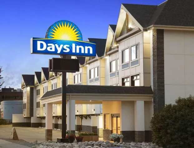 Days Inn by Wyndham Calgary Northwest hotel detail image 1