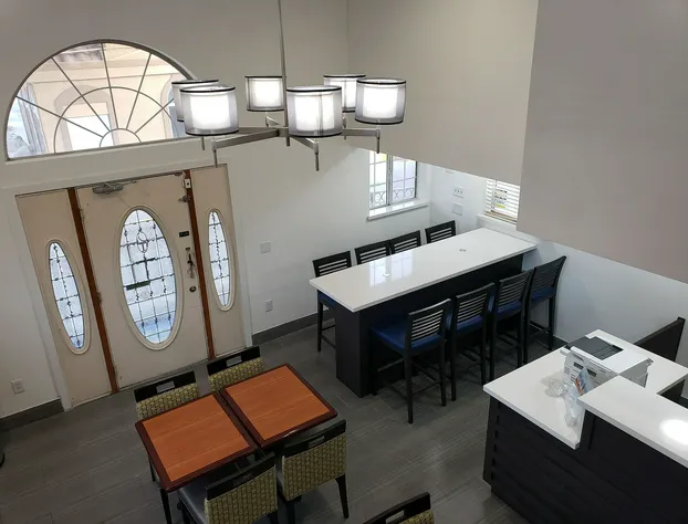 Days Inn by Wyndham Bishop hotel detail image 4