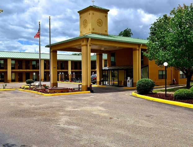 Executive Inn Opp hotel detail image 3