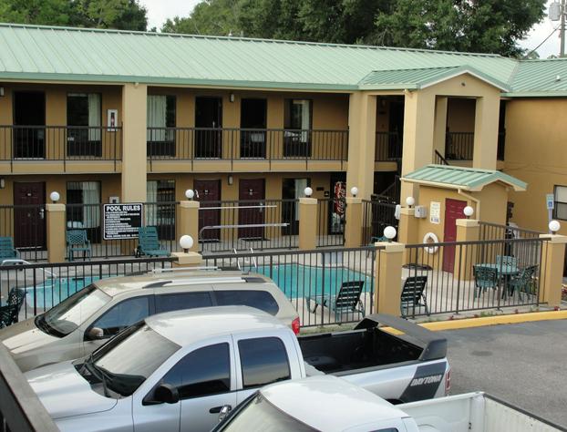 Executive Inn Opp hotel detail image 4