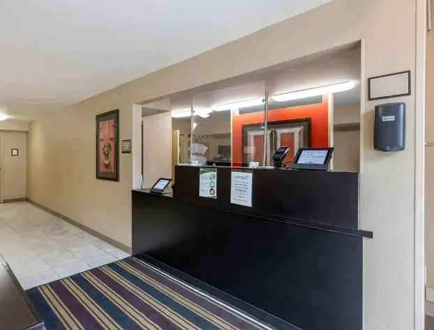 Suburban Studios Copley Akron West hotel detail image 1