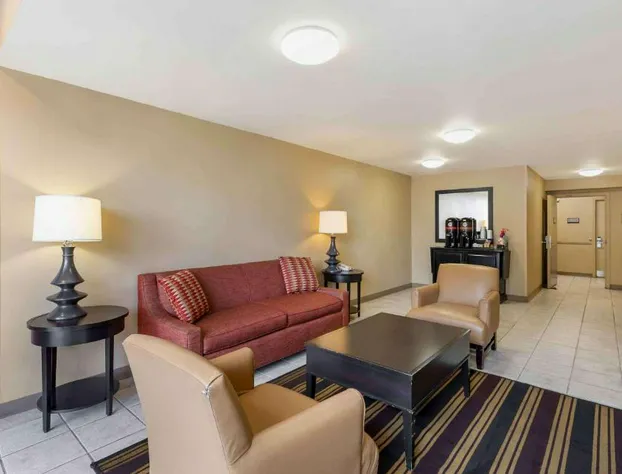 Suburban Studios Copley Akron West hotel detail image 4