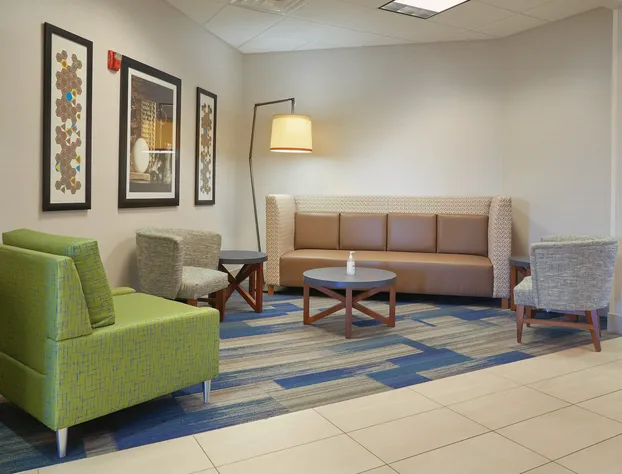Holiday Inn Express & Suites Akron Regional Airport Area by IHG hotel detail image 2