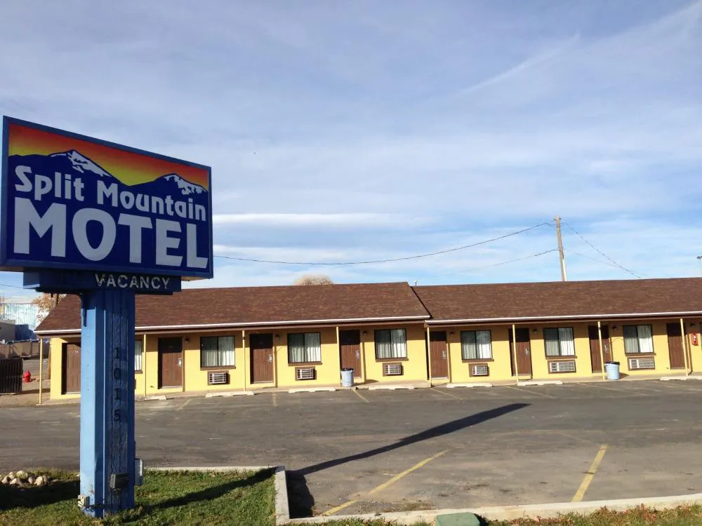 Split Mountain Motel hotel hero