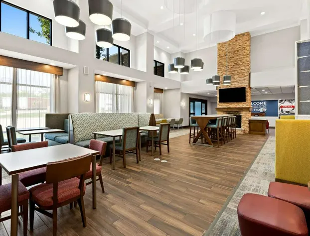 Hampton Inn & Suites Canton hotel detail image 4