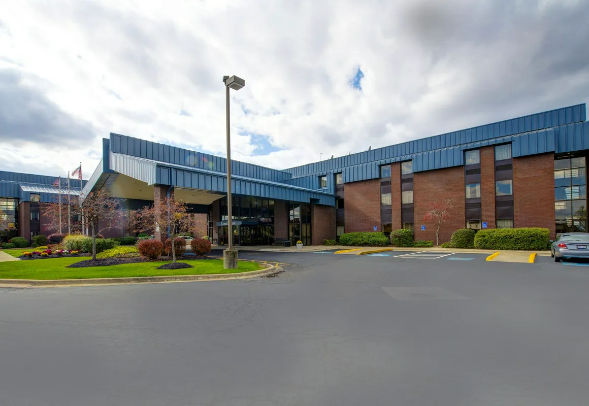 Comfort Inn Hall of Fame hotel hero