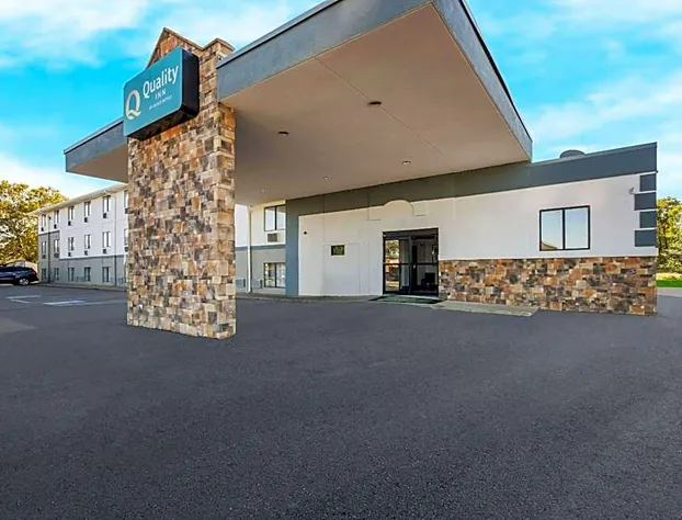 Quality Inn Hall of Fame hotel detail image 3