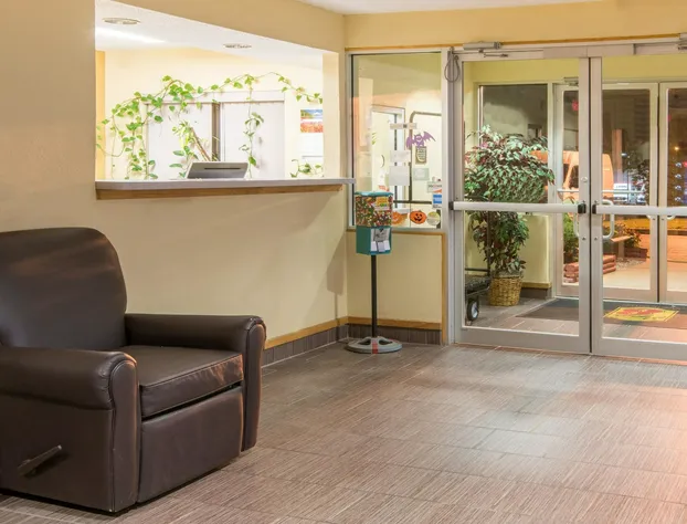 Super 8 by Wyndham Medina hotel detail image 4