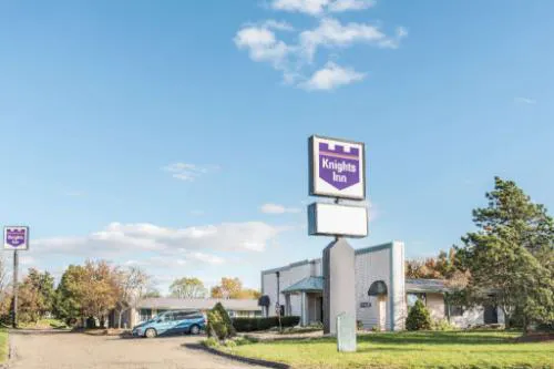 Knights Inn Canton hotel hero