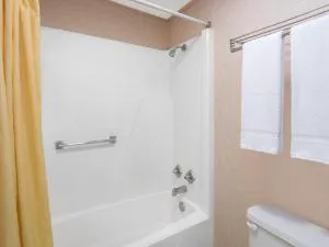 Knights Inn Canton hotel detail image 3