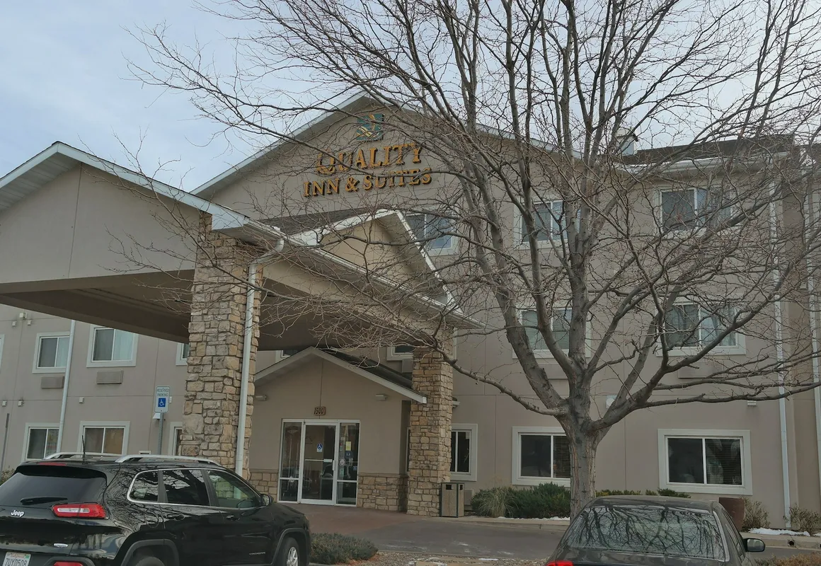 Quality Inn & Suites Loveland hotel hero