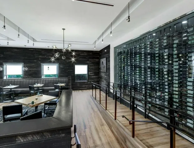 DoubleTree by Hilton Hotel Wichita Airport hotel detail image 1