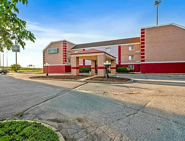 Coratel Plus Suites Wichita West Airport hotel detail image 1