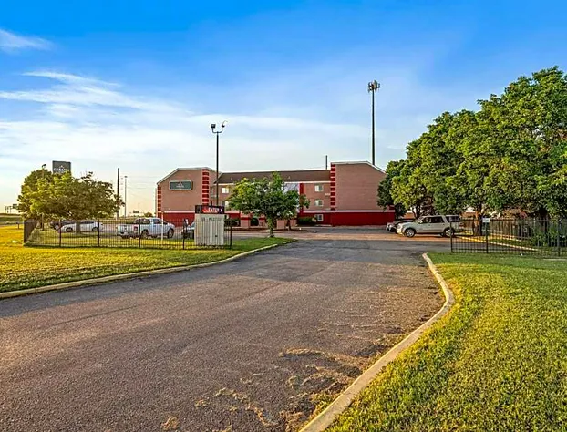 Coratel Plus Suites Wichita West Airport hotel detail image 2