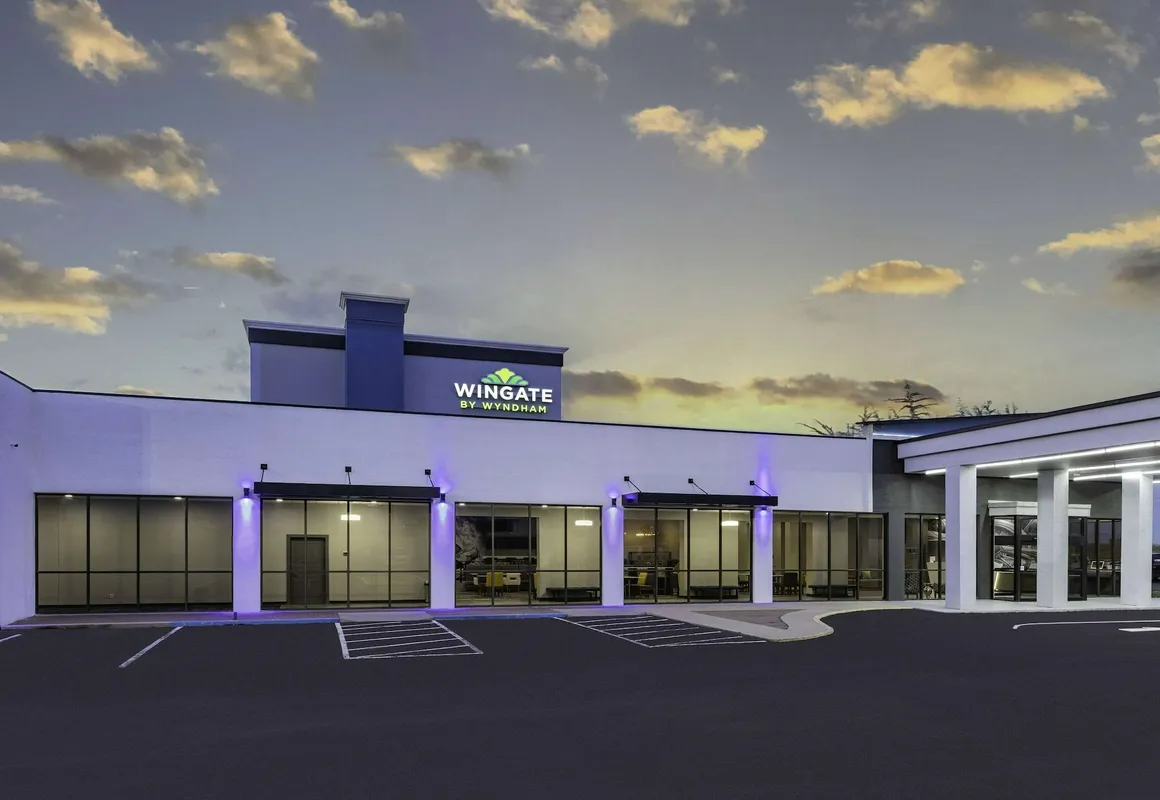 Wingate by Wyndham Wichita Airport hotel hero
