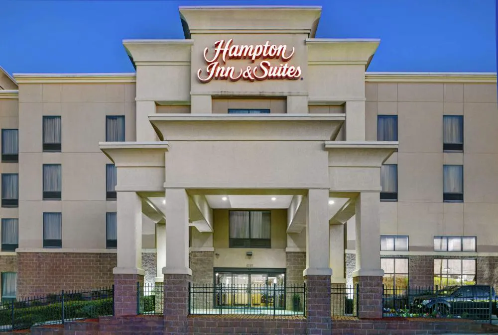 Hampton Inn & Suites Augusta West hotel hero