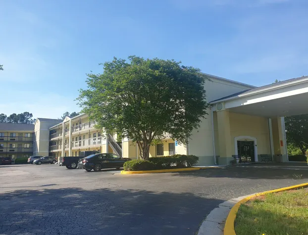 Suburban Studios hotel detail image 1