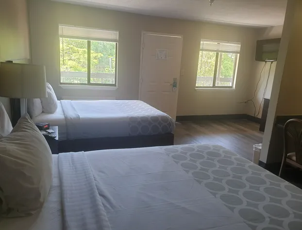 Suburban Studios hotel detail image 3