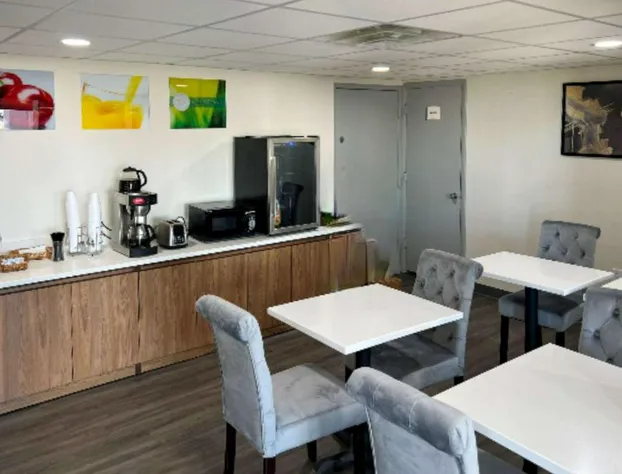 Quality Inn Thomson hotel detail image 4