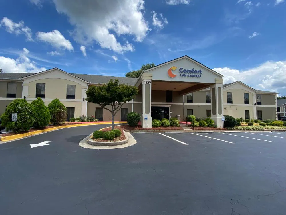 Comfort Inn & Suites Griffin North hotel hero