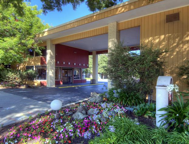 County Inn hotel detail image 4