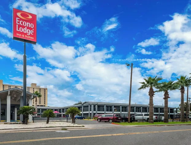 Econo Lodge Inn & Suites hotel detail image 1