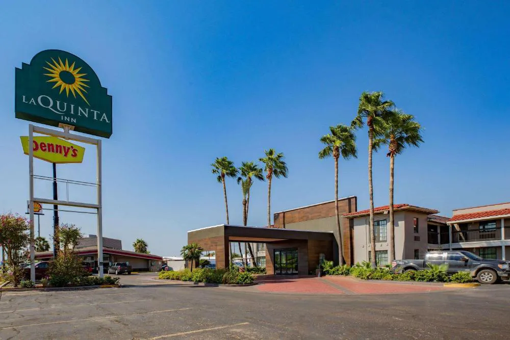 La Quinta Inn by Wyndham Laredo I-35 hotel hero