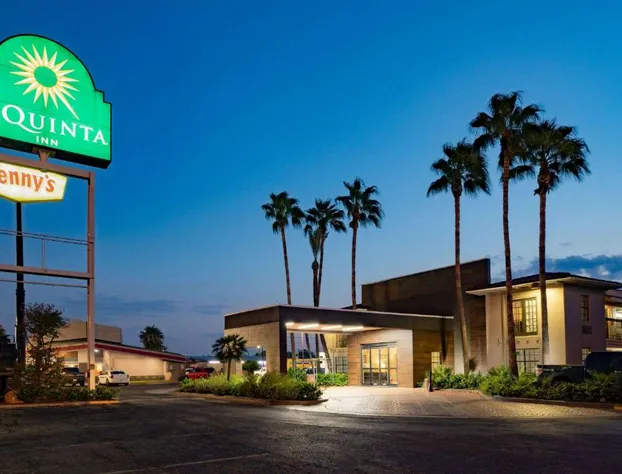 La Quinta Inn by Wyndham Laredo I-35 hotel detail image 1