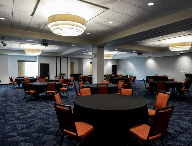 Courtyard Cincinnati Midtown/Rookwood hotel detail image 3