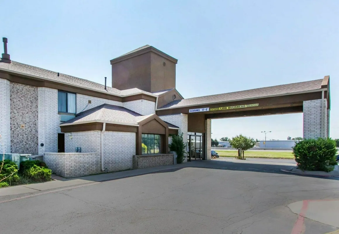 Econo Lodge Amarillo East hotel hero