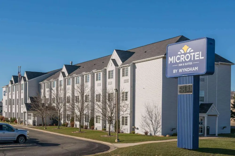 Microtel Inn & Suites by Wyndham Rochester North Mayo Clinic hotel hero