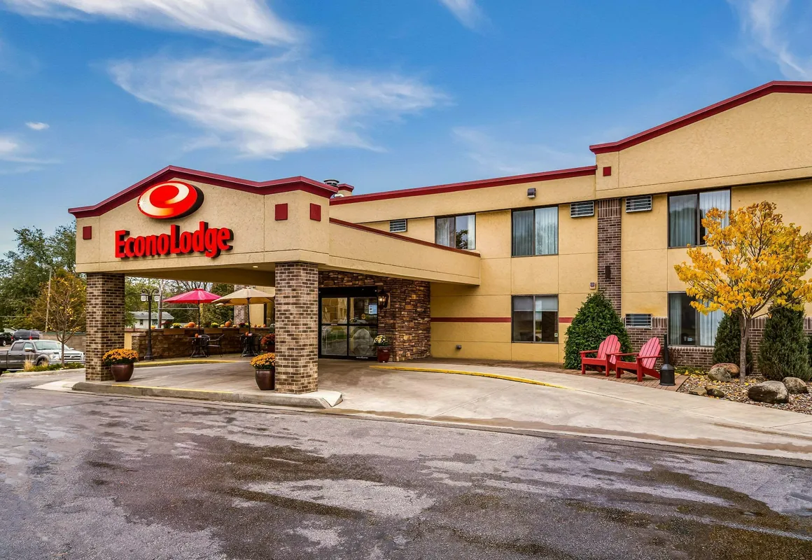 Econo Lodge Mayo Clinic Area hotel hero
