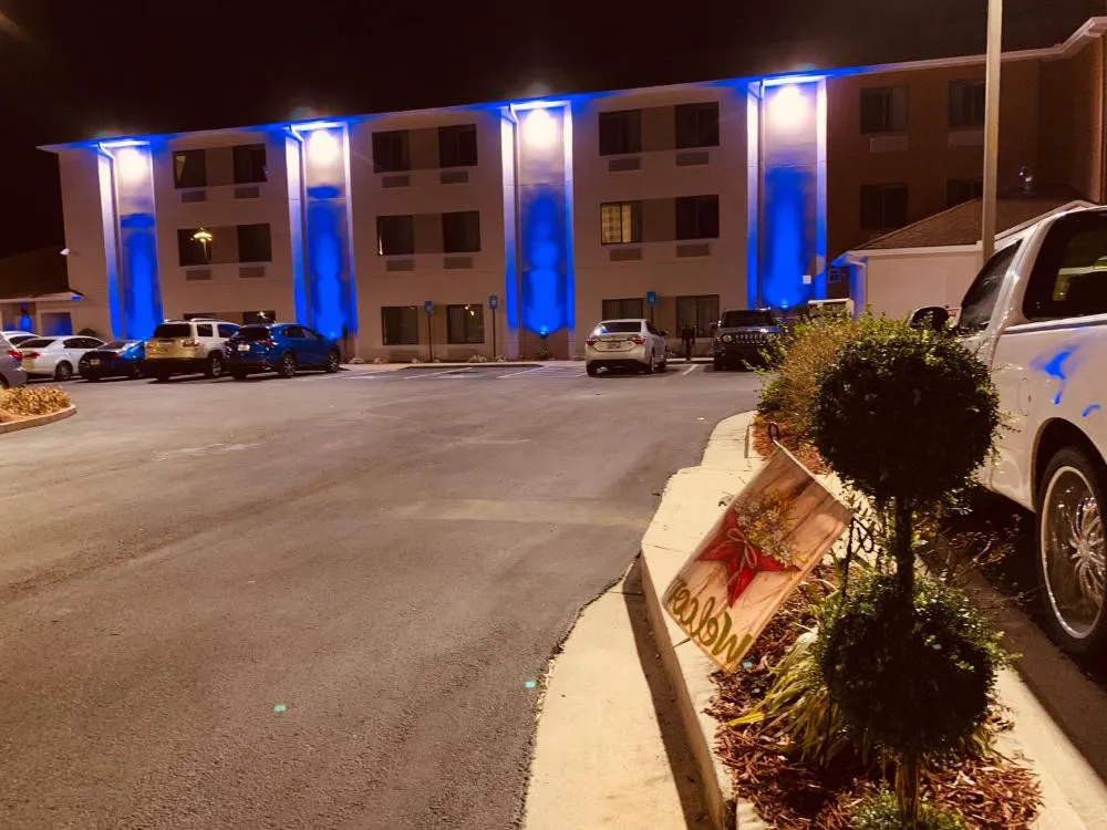 Days Inn by Wyndham McDonough hotel hero