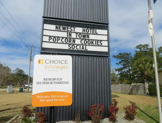 Days Inn by Wyndham McDonough hotel detail image 2