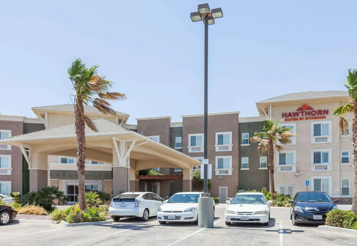 Hawthorn Suites by Wyndham Victorville hotel hero
