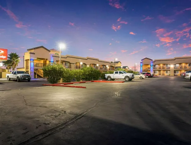 Econo Lodge Hesperia - Victorville I-15 hotel detail image 3