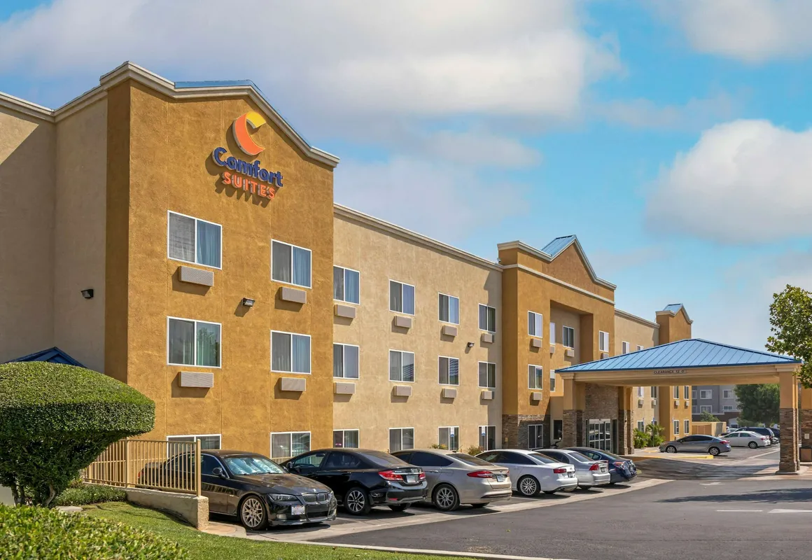 Comfort Suites Victorville-Hesperia hotel hero
