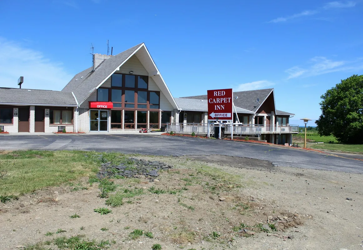 Red Carpet Inn North East hotel hero