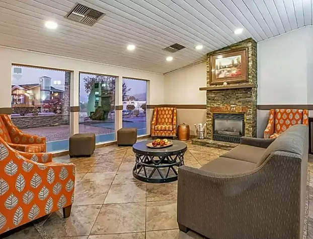 La Quinta Inn & Suites by Wyndham Wenatchee hotel detail image 4