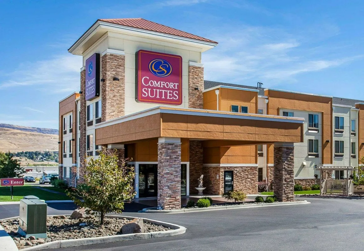 Comfort Suites Wenatchee Gateway hotel hero