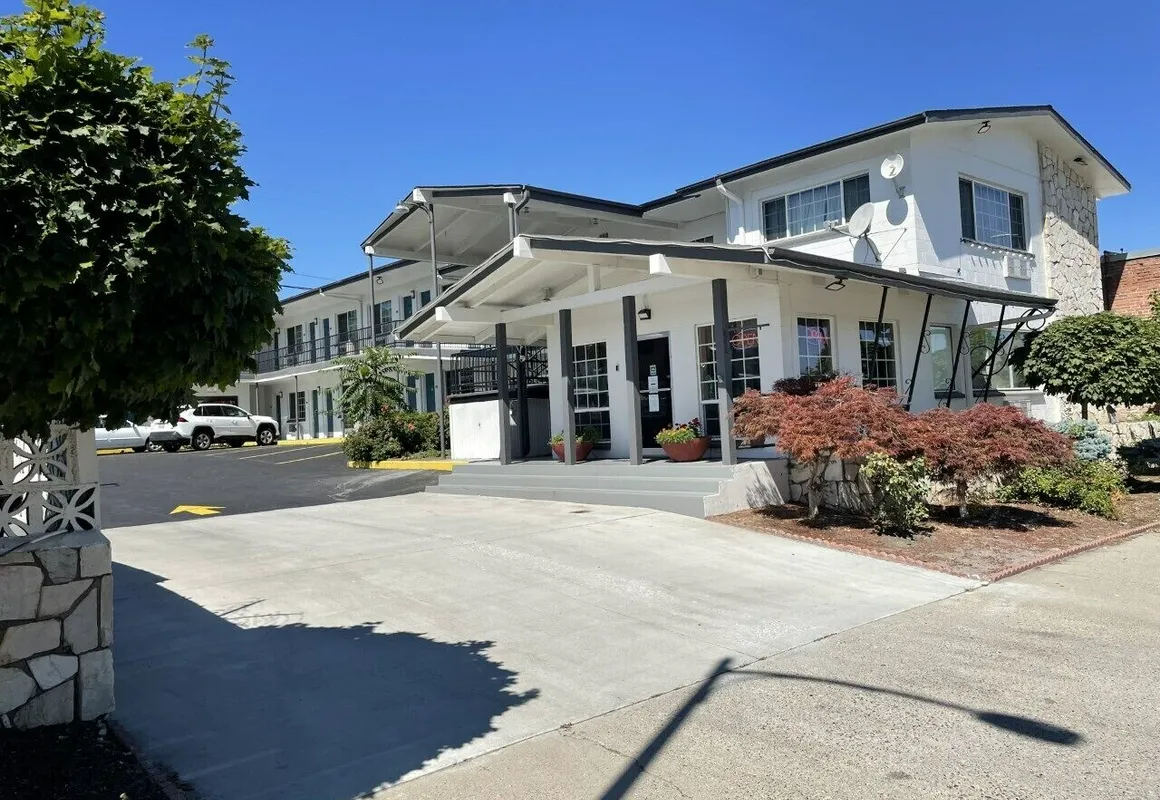 Downtown Inn hotel hero